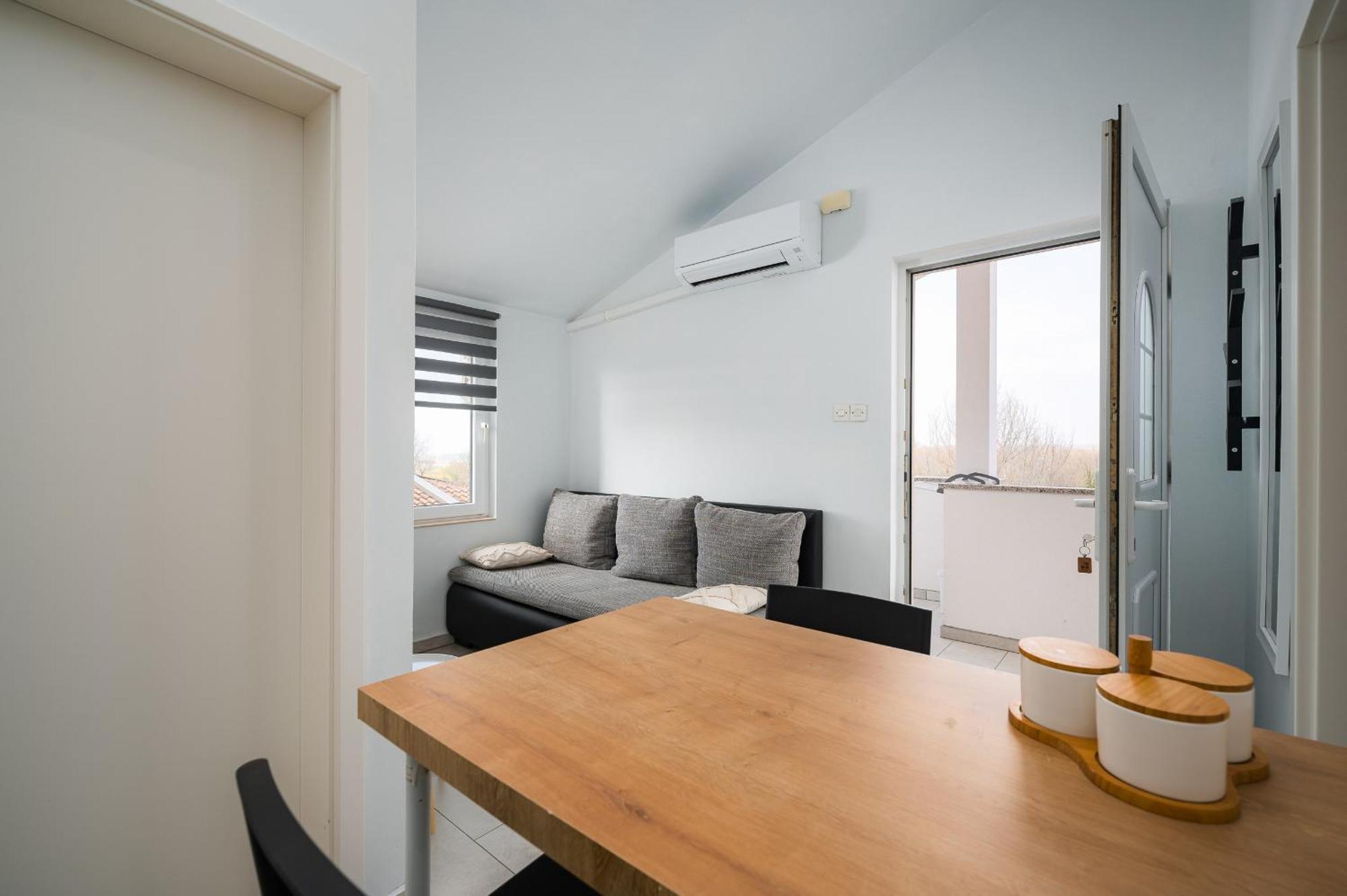 Apartment Charming Rose 1&2 With Pool Poreč