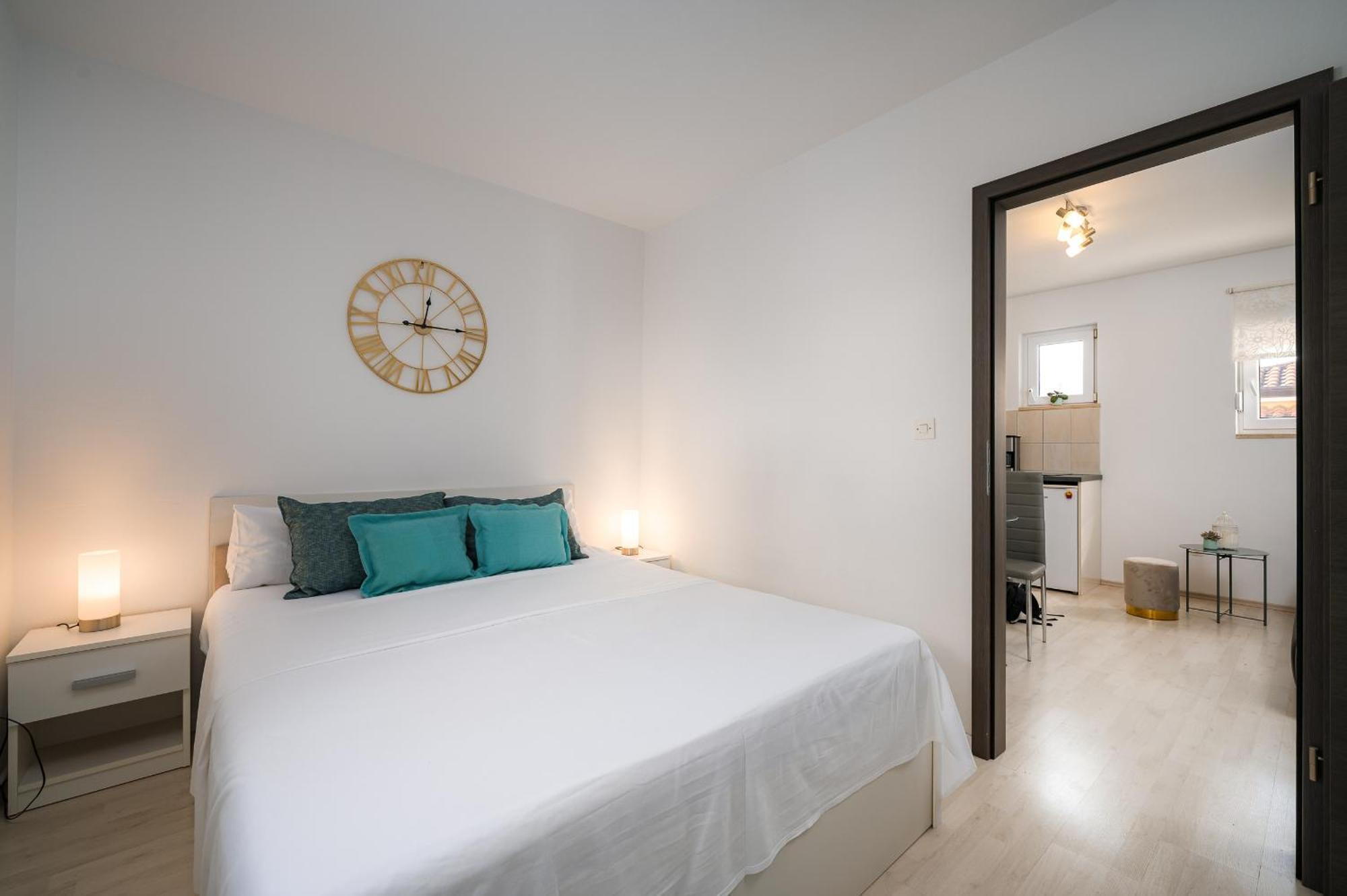 Apartment Charming Rose 1&2 With Pool