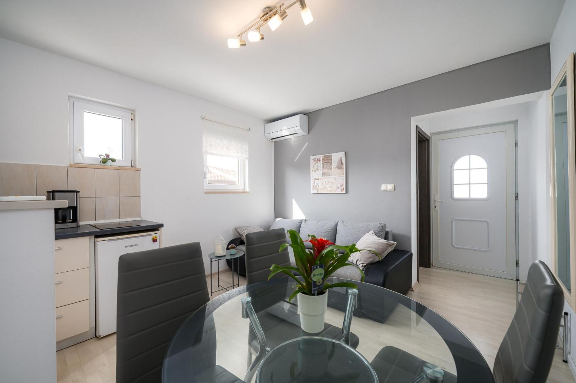 Apartment Charming Rose 1&2 With Pool Poreč