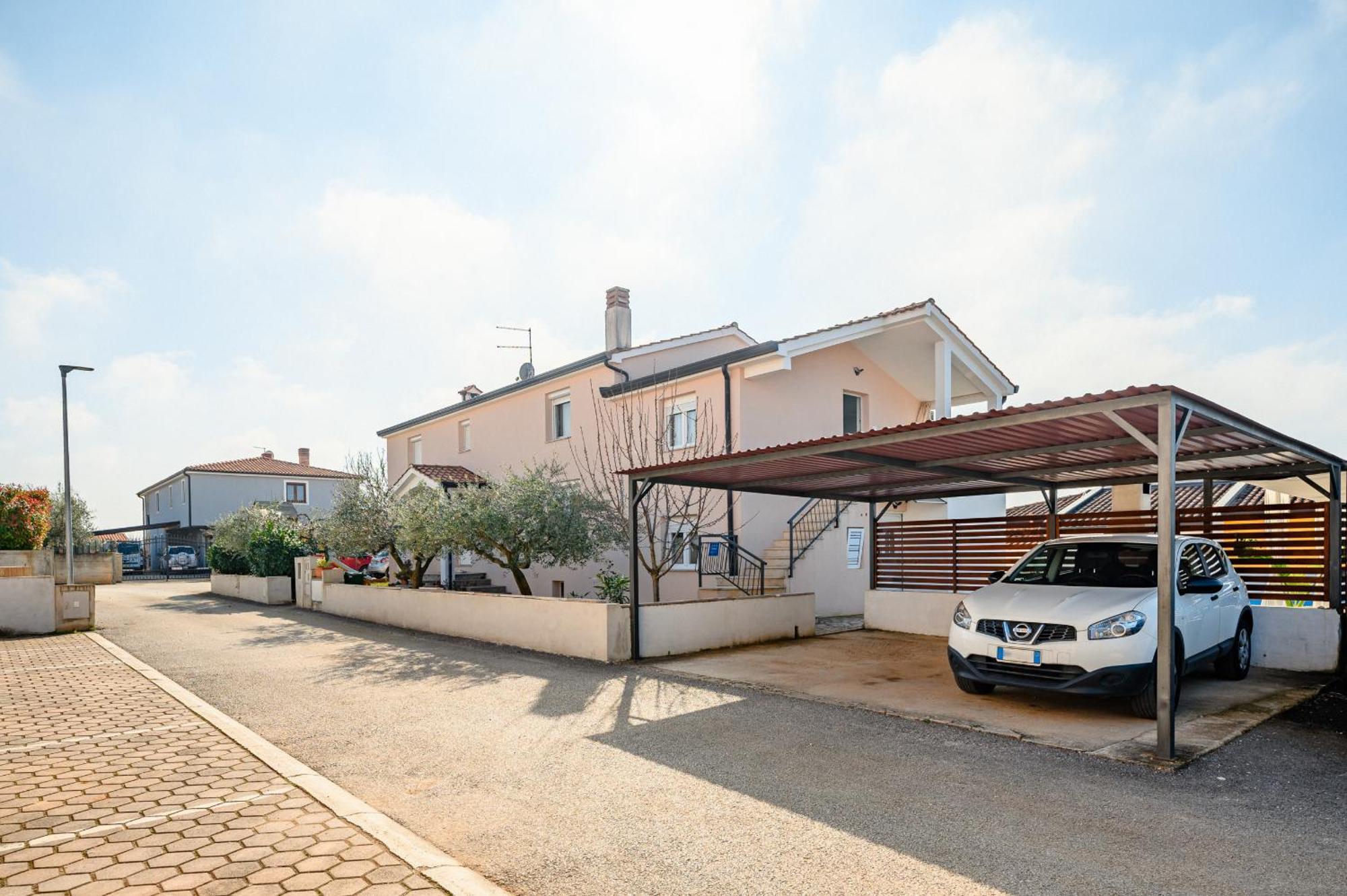 Apartment Charming Rose 1&2 With Pool *